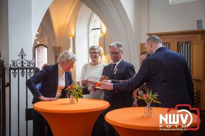 Lintjes voor Ton Vermeulen Lid in de Orde van Oranje-Nassau en Joey van der Weijden Ridder in de Orde van Oranje-Nassau. - © NWVFoto.nl