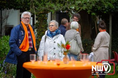 Koningsdag met de traditionele receptie in de kloostertuin Elburg. - © NWVFoto.nl