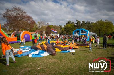 Koningsdag feest grasveld de Singel op 't Harde. - © NWVFoto.nl