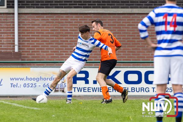 Gemeentelijke derby DSV'61 4 - ESC 8 0-2 - © NWVFoto.nl