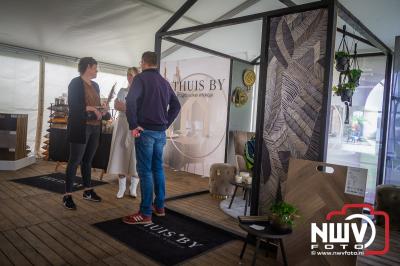 In Oosterwolde kon de regio zaterdag zien wat de ondernemers uit deze plaats allemaal in huis hebben. - © NWVFoto.nl