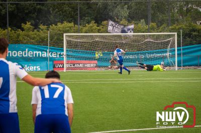 WHC verliest met 10 man de promotie naar de vierde divisie met strafschoppen na met 2-0 te hebben voor gestaan in Rosmalen en keert met lege handen terug naar Wezep - © NWVFoto.nl