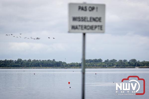 Grip 1 grote zoekactie naar Duits gezin op het Veluwemeer, moeder, vader en dochter (5) overleden - © NWVFoto.nl