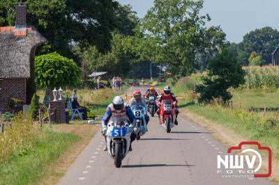De eerste Classic Demo op 't Harde werd verreden tijdens een hittegolf  - © NWVFoto.nl