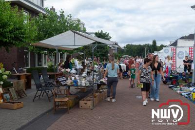 Rommelmarkt t.b.v. speeltuin De Haerkamp op de Eikenhof in Oosterwolde. - © NWVFoto.nl