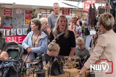 Mooi weer en veel kramen, Schapenmarkt 2022 weer grote publiekstrekker. - © NWVFoto.nl