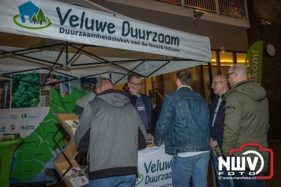 Meer dan 600 mensen bezochten de duurzaamheidsmarkt voor huis en tuin in het Nuborgh College Oostenlicht Elburg. - © NWVFoto.nl