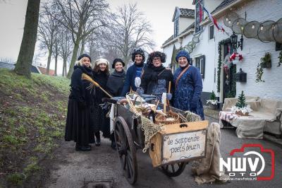 Publiek weet Elburg tijdens Winter in de Vesting met grote aantallen te vinden. - © NWVFoto.nl