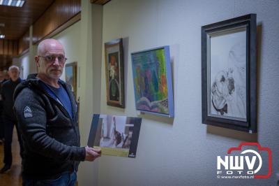 Opening Expositie Stichting Amateur Kunstschilders Noord West Veluwe in het gemeentehuis van Elburg. - © NWVFoto.nl