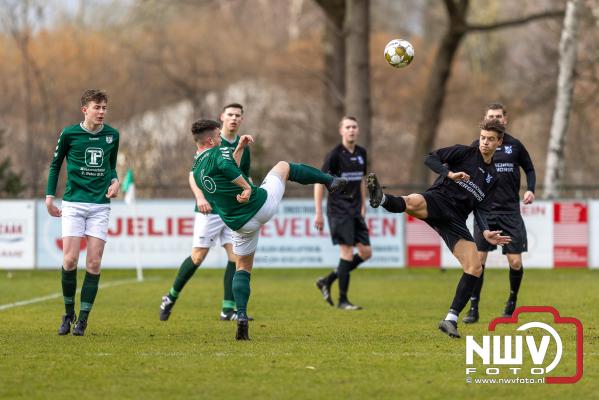 S.V. 't Harde gaat thuis met 0-3 onderuit tegen VEVO Veessen - © NWVFoto.nl