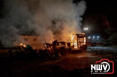 Brandstichting verwoest chalet van voormalig AZC in Oldebroek - © NWVFoto.nl