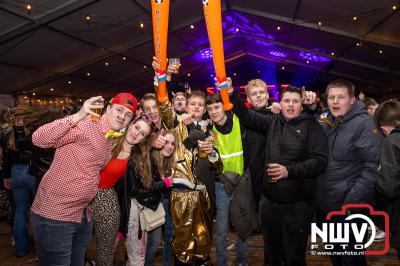 Kokki’s Viert de Lente met een Foute Party in de feesttent aan de Bovenheigraaf Oldebroek. - © NWVFoto.nl