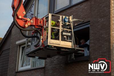 Dorette verlaat ambulancedienst, collega's laten haar niet zonder sensatie vertrekken. - © NWVFoto.nl