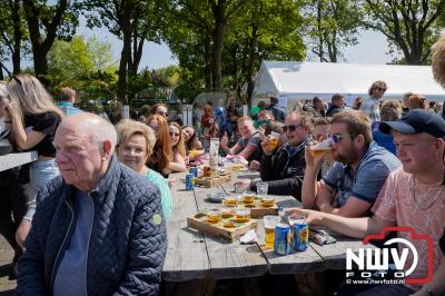 Was een gezellige muziekmiddag tijdens de hemelvaartsmarkt op het muziekplein bij sv 't Harde. - © NWVFoto.nl