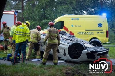 Sportwagen crasht op Eperweg N309 bij 't Harde, hierbij overlijdt de bijrijder en raakt de bestuurder gewond - © NWVFoto.nl