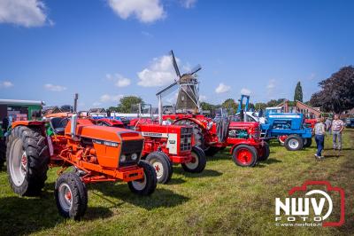 Oude ambachten auto's en tractoren, ingrediënten voor de Oldtimerdag in Hulshorst. - © NWVFoto.nl