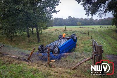 Bestuurder mag van geluk spreken na zoveelste ongeval beruchte bocht N795 Eperweg in Nunspeet - © NWVFoto.nl