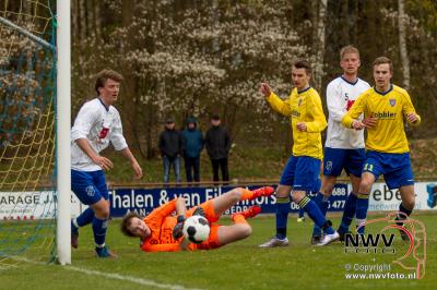 23-04-2016 Voetbal derby vv Hattem - SEH in Hattem - © NWVFoto.nl