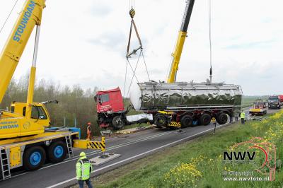13-04-2016 Berging vrachtwagen na dodelijk ongeval N50 Kampen - © NWVFoto.nl