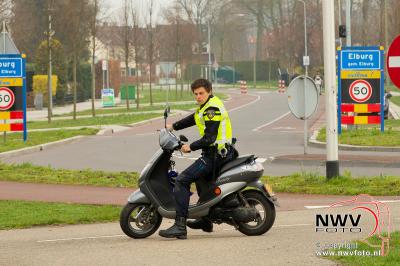 06-04-2016 Scooter berijder komt ten val - © NWVFoto.nl