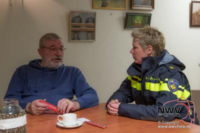 Voorlichting door brandweer over brandveiligheid van woningen  - © NWVFoto.nl