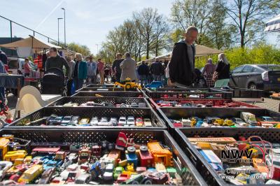 05-05-2016 Vlooienmarkt rond sportpark Schenk op 't Harde - © NWVFoto.nl