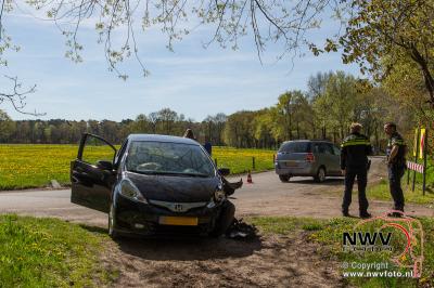 05-05-2015 Ongeval tussen twee auto's op de Bovenweg 't Harde - © NWVFoto.nl