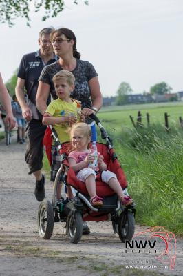 Avondwandel vierdaagse van start in Doornspijk 09-05-2016 - © NWVFoto.nl
