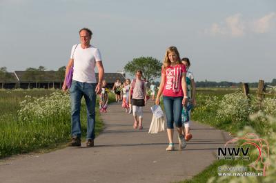 Avondwandel vierdaagse donderdagavond in Doornspijk 12-05-2016 - © NWVFoto.nl