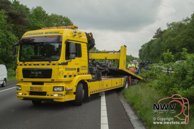 Drie gewonden bij aanrijding tussen een personenauto met vrachtwagen A28 Re 79,5 Wezep 20-05-2016. - © NWVFoto.nl