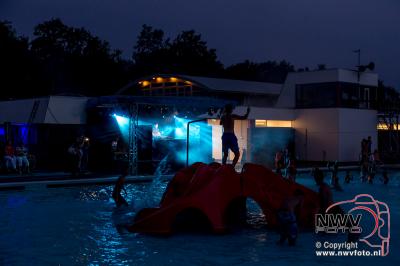 Discozwemmen in zwembad De Hokseberg op 't Harde - © NWVFoto.nl