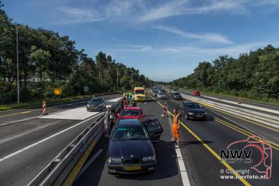 Ongeval drie auto's op A28 in wegversmalling gedeelte Re 72.1 't Harde. - © NWVFoto.nl
