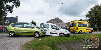 Automobilist ziet tegenligger over het hoofd tijdens het afslaan. - © NWVFoto.nl