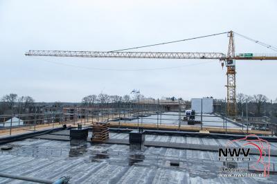 Hoogste punt bereikt van tweede nieuwe gedeelte winkelcentrum 't Harde. - © NWVFoto.nl