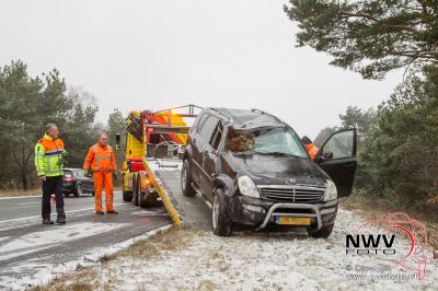 Eenzijdig ongeval door ijzel en sneeuw A28 Li 69,2 't Harde - © NWVFoto.nl