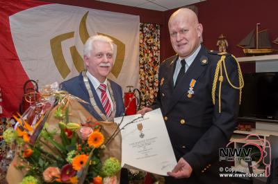 Koninklijke Onderscheiding voor Dries Bos tijdens bindingsavond. - © NWVFoto.nl