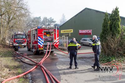 Brand verwoest woning en garagebedrijf Kielman op 't Harde. - © NWVFoto.nl