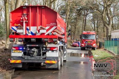 Brand verwoest woning en garagebedrijf Kielman op 't Harde. - © NWVFoto.nl