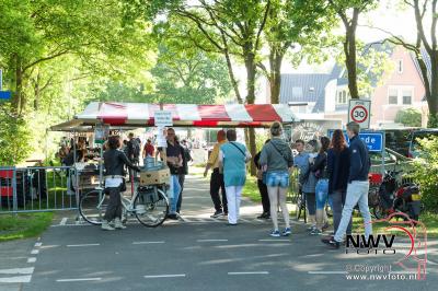Grootste vlooienmarkt op hemelvaartsdag voor de dertigste keer georganiseerd door de supporters vereniging van sv 't Harde.  - © NWVFoto.nl