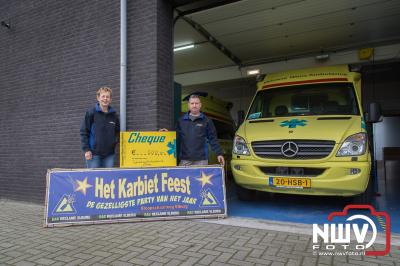 Karbietfeest Elburg schenkt € 500,- aan Veluwse Wens Ambulance. - © NWVFoto.nl