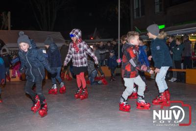 Het was vol op genieten tijdens het winterfeest op 't Harde. - © NWVFoto.nl