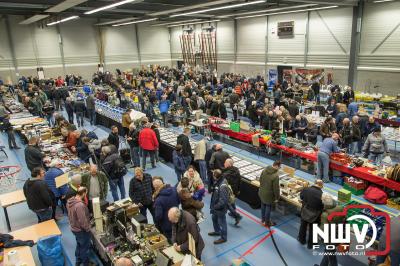 Veron elektronica vlooienmarkt in het MFC Aperloo op 'tHarde. - © NWVFoto.nl