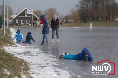 Eindelijk schaatsen op de nieuwe ijsbaan van IJsclub TG Elburg  - © NWVFoto.nl