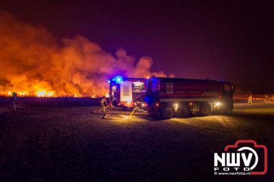 Rietkraag brand Driemerkenweg Oosterwolde. - © NWVFoto.nl
