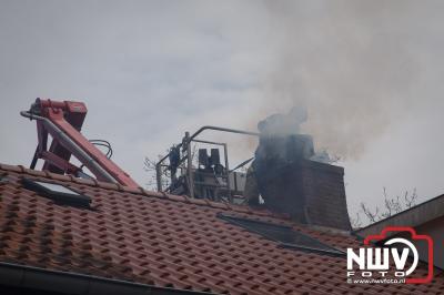 Schoorsteenbrand met veel rookontwikkeling op 't Harde. - © NWVFoto.nl