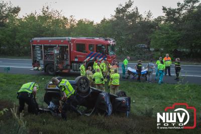 Twee personen naar het ziekenhuis na ongeval op snelweg boven Doornspijk. - © NWVFoto.nl