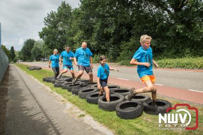 750 deelnemers deden mee aan de RamboRun, een survivalrun rond en door de binnenstad en haven van Elburg. - © NWVFoto.nl