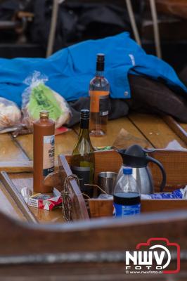 Terugkerende botters in haven van Elburg na bedrijven wedstrijd tijdens de Botterdagen op vrijdag.  - © NWVFoto.nl