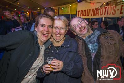 Karbietfeest 2.0 was weer een geweldig eindejaar feest aan de Stoopschaarweg in Elburg. - © NWVFoto.nl