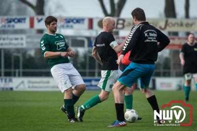 De voetbal wedstrijd voor Spieren voor Spieren op het Owios veld is geëindigd in een gelijkspel 8-8 - © NWVFoto.nl